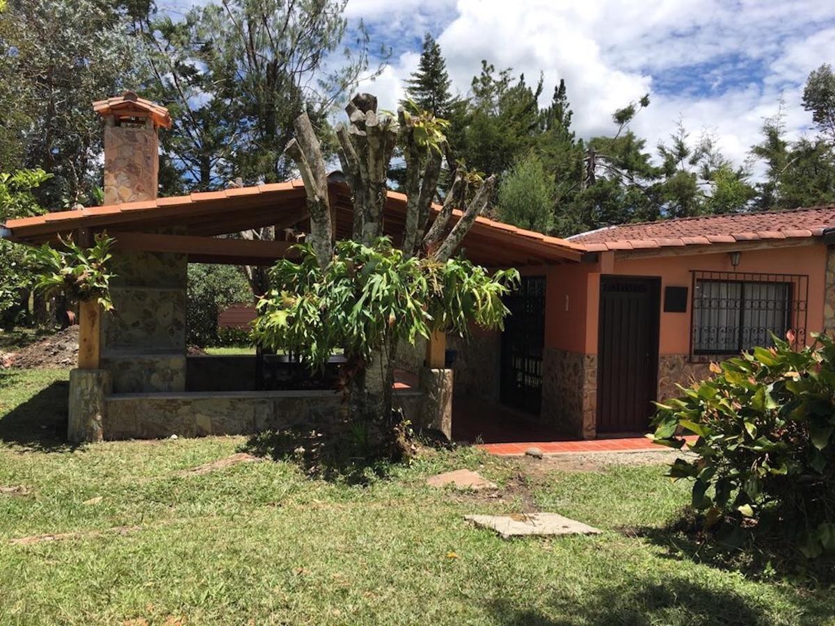 Villa La Casa De Piedra à Guatapé Extérieur photo