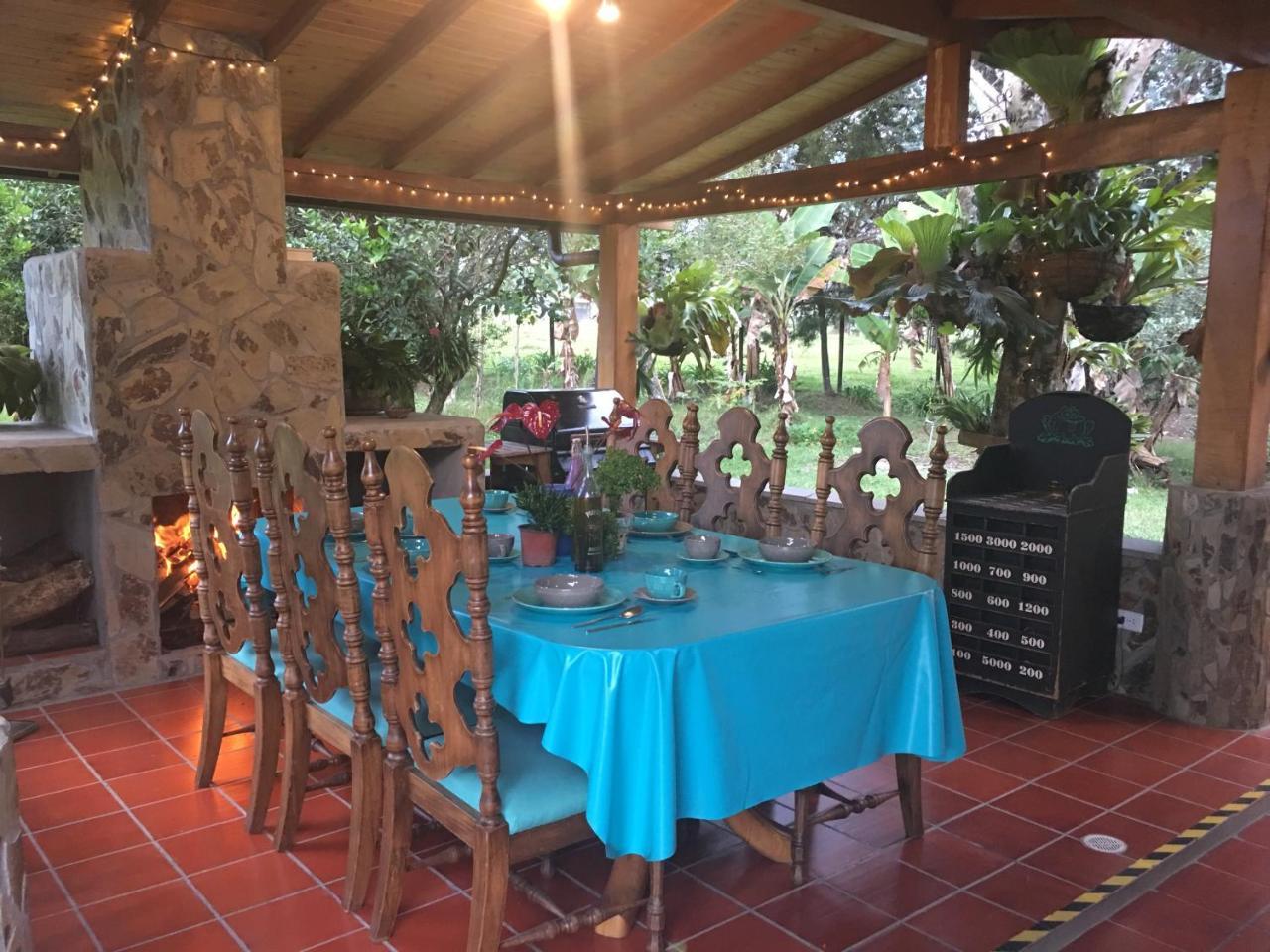 Villa La Casa De Piedra à Guatapé Extérieur photo